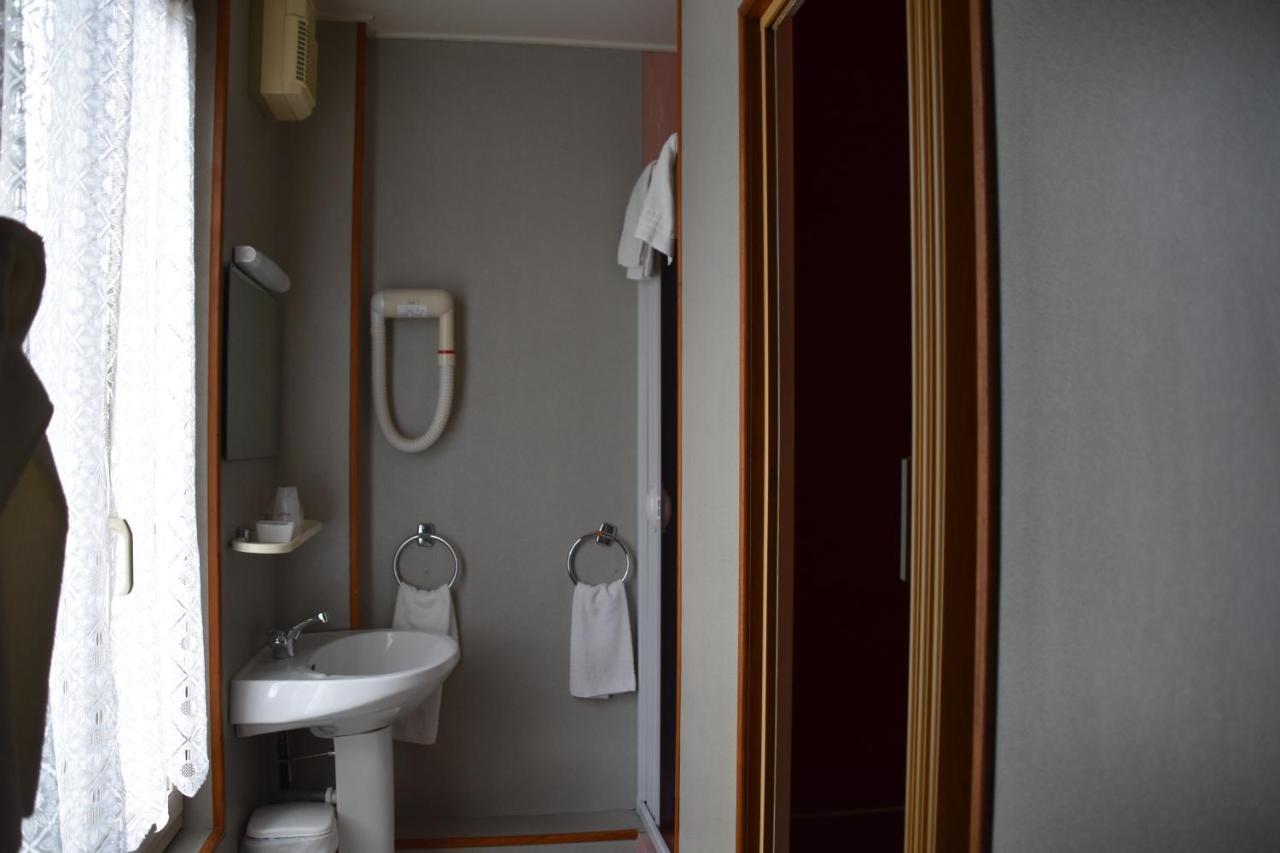 Le Rider Hotel Bort-les-Orgues Exterior photo